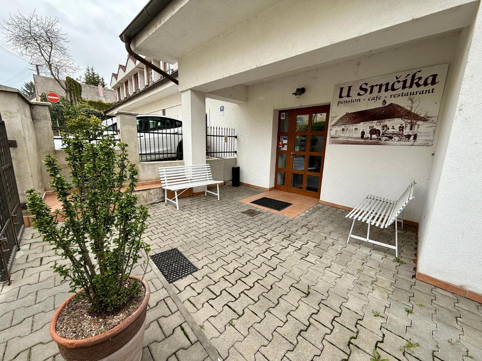Penzion U Srncika Bratislava Exteriér fotografie
